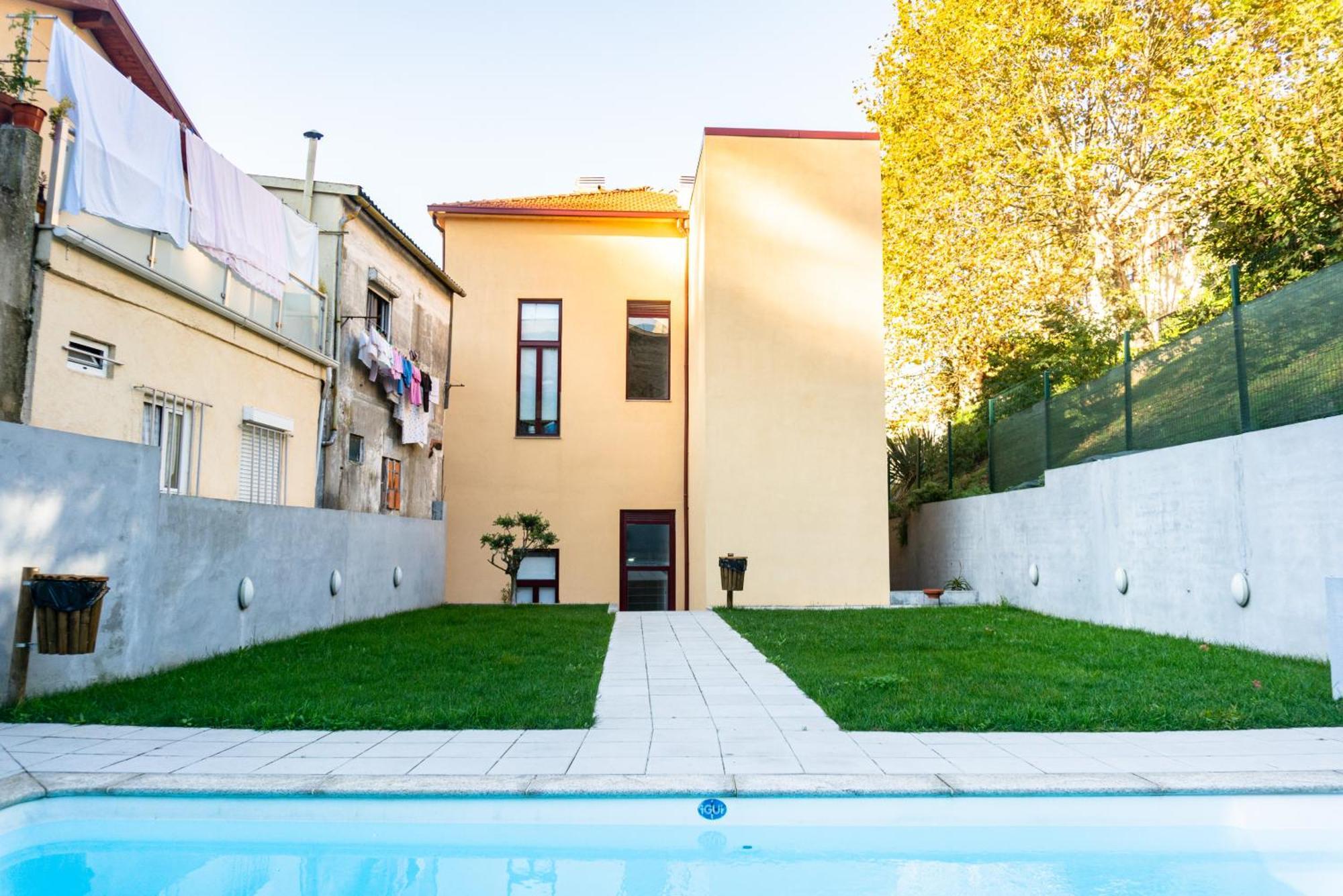 Magnificent Cais De Gaia Apartment By Unique Hosts Вила-Нова-ди-Гая Номер фото